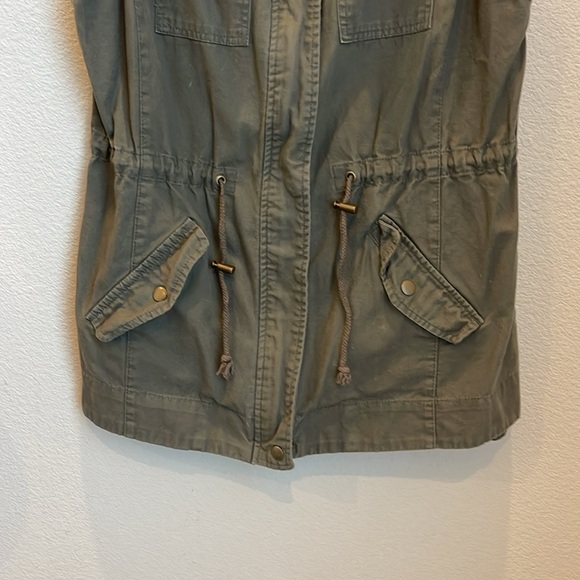 Sebby Zip Front Utility Vest Size Medium - Picture 3 of 7